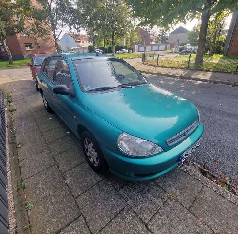 Blau Gebraucht 2002 Kia Rio Limousine | 650 € (Superpreis) - Bild 1/2