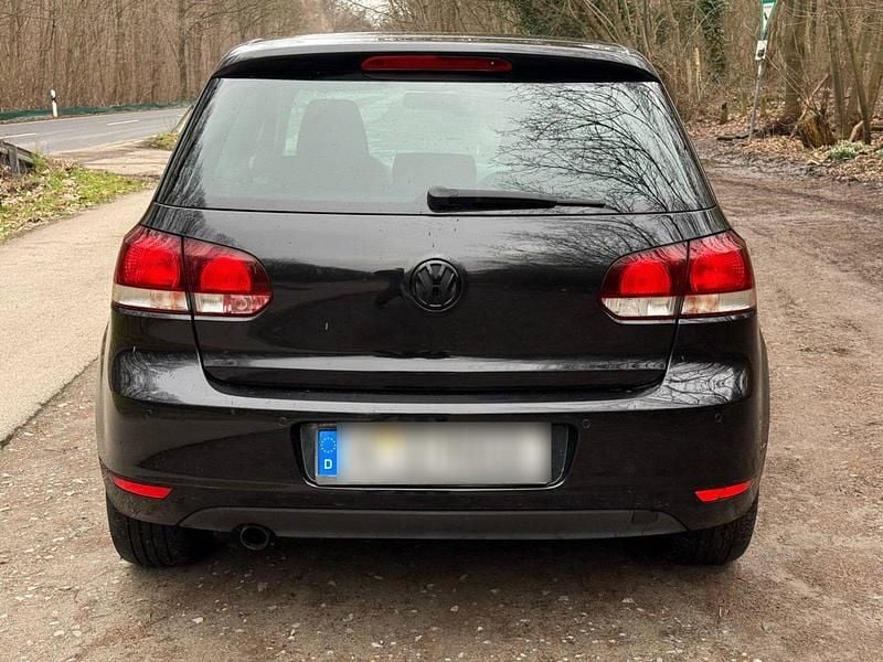Gebraucht VW Golf VI 105 PS (77 kW) 2010 Schwarz Kleinwagen