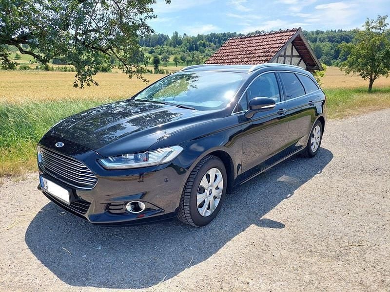 Schwarz Gebraucht 2016 Ford Mondeo Titanium Kombi | 10.900 € - Bild 1/4