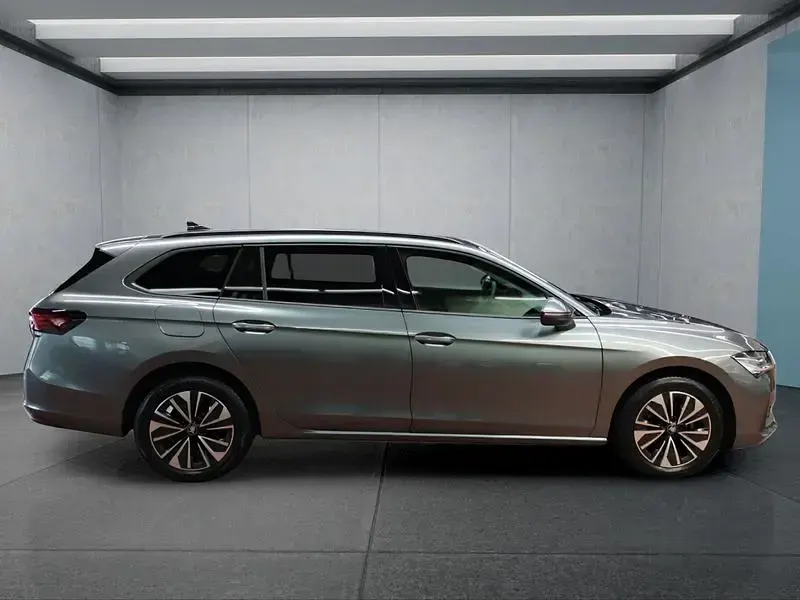 Gebraucht Skoda Superb 150 PS (110 kW) 2025 Kombi