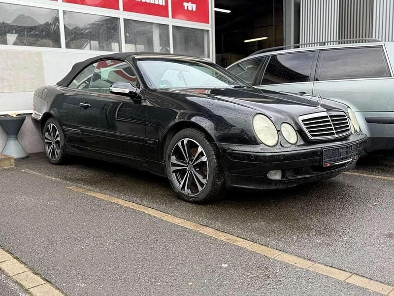 Gebraucht Mercedes CLK230 Avantgarde 193 PS (141 kW) 2000 Schwarz Cabrio
