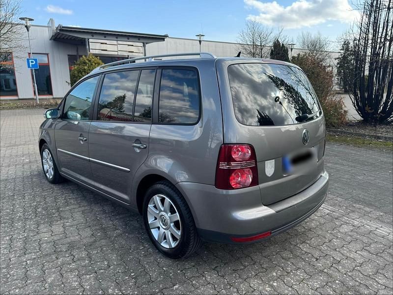 Gebraucht VW Touran 150 PS (110 kW) 2009 Grau Van / Kleinbus