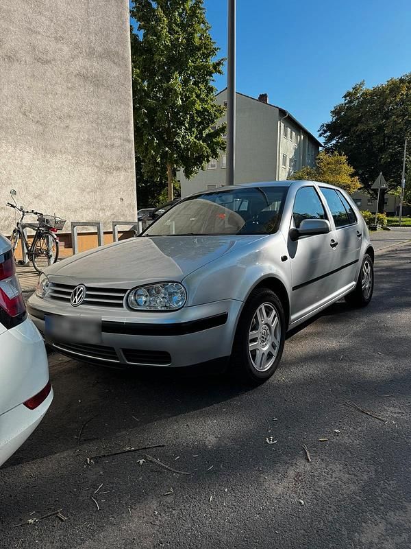Gebraucht VW Golf IV 2003 Silber Kleinwagen