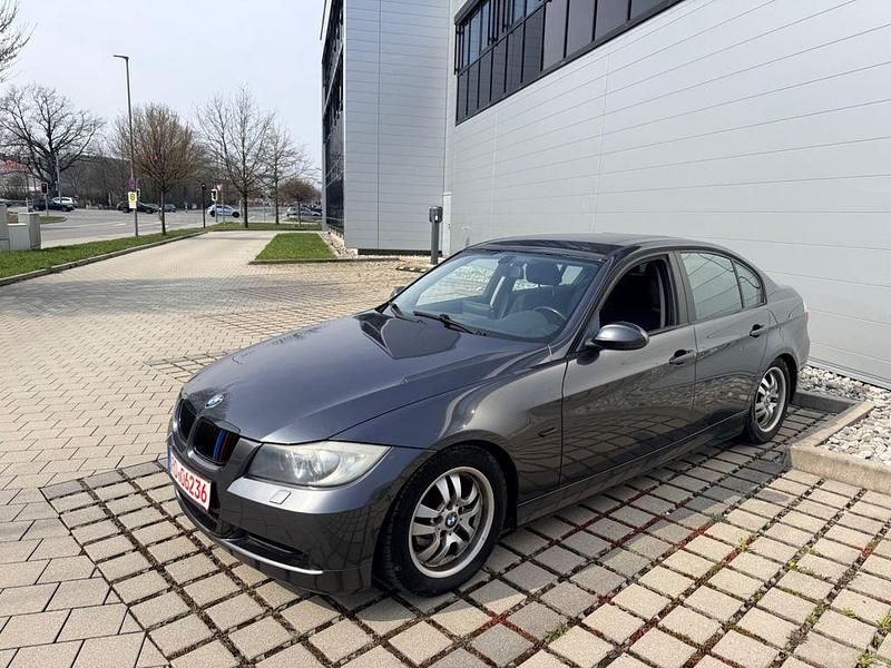 Gebraucht BMW 318 Sport Line 129 PS (94 kW) 2005 Grau Limousine