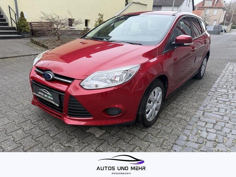 Gebraucht Ford Focus Trend 101 PS (74 kW) 2014 Rot Kombi