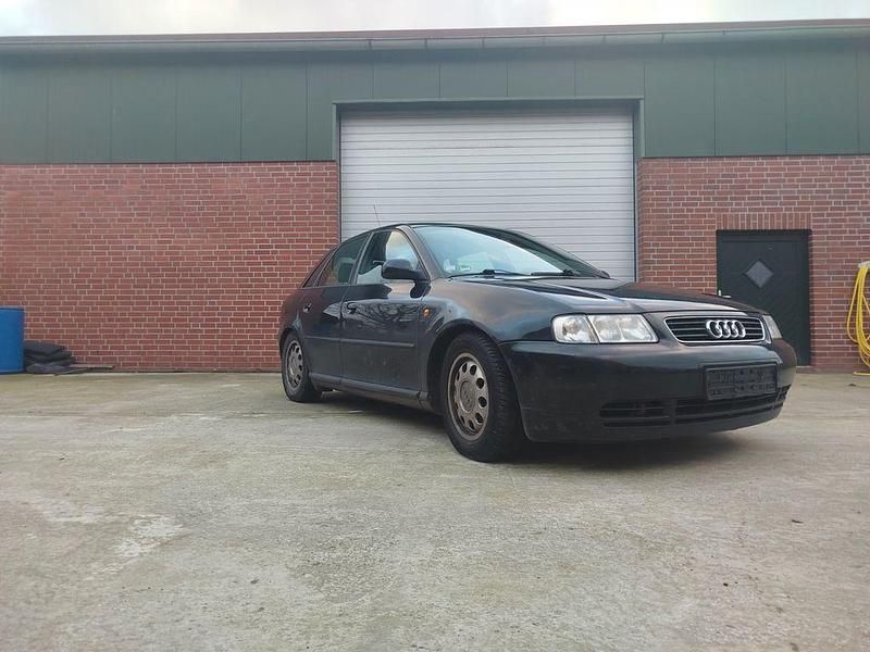 Gebraucht Audi A3 Ambiente 102 PS (75 kW) 1999 Schwarz Limousine