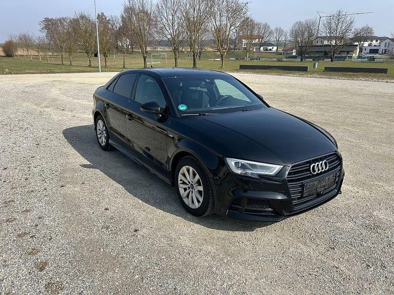 Gebraucht Audi A3 Ambiente 150 PS (110 kW) 2018 Schwarz Limousine