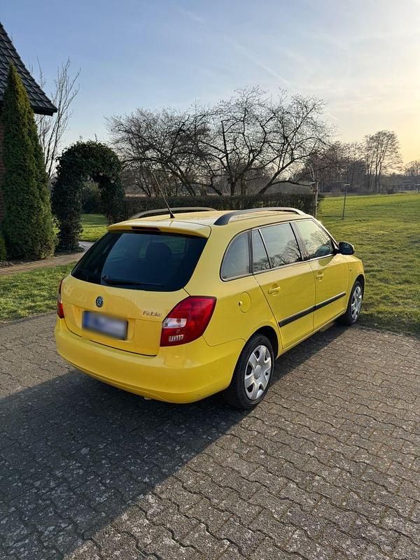 Gebraucht Skoda Fabia 69 PS (50 kW) 2008 Gelb Kombi