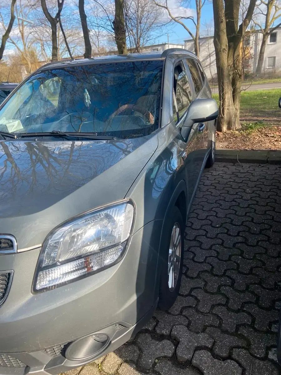 Gebraucht Chevrolet Orlando 160 PS (117 kW) 2012 Van / Kleinbus