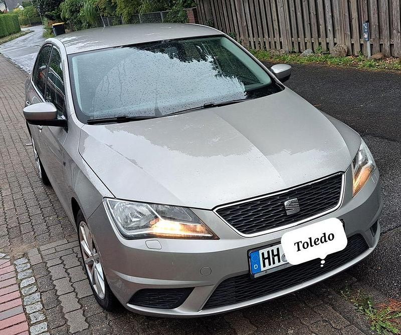 Braun Gebraucht 2013 Seat Toledo Reference Limousine | 4.300 € (Fairer Preis) - Bild 1/4