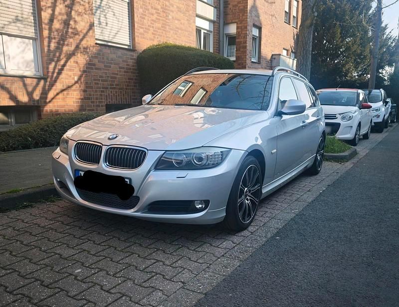Gebraucht BMW 330 245 PS (180 kW) 2009 Silber Kombi