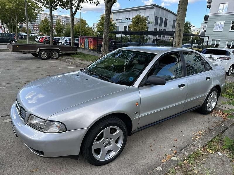 Gebraucht Audi A4 125 PS (91 kW) 1995 Grau Limousine