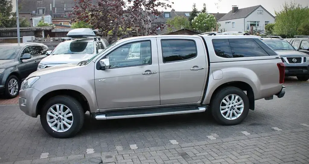 Käytetty Isuzu D-Max 163 HP (119 kW) 2016 Peessi Katumaasturi