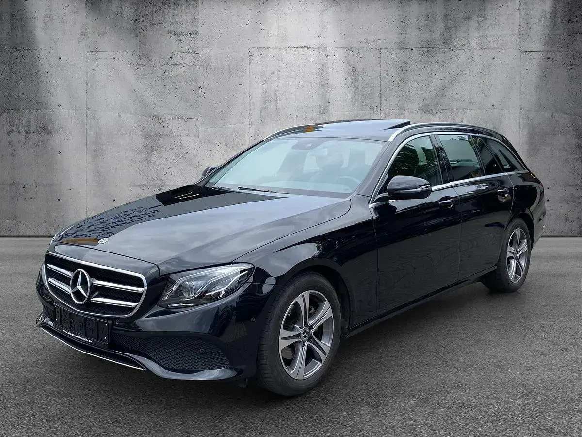 Gebraucht Mercedes E220 194 PS (142 kW) 2020 Limousine
