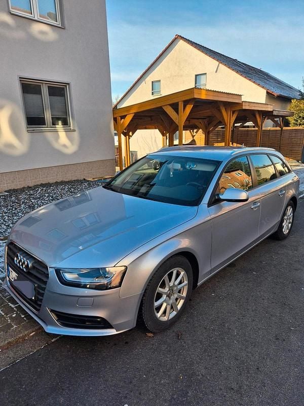 Silber Gebraucht 2015 Audi A4 Kombi | 11.200 € (Fairer Preis) - Bild 1/4