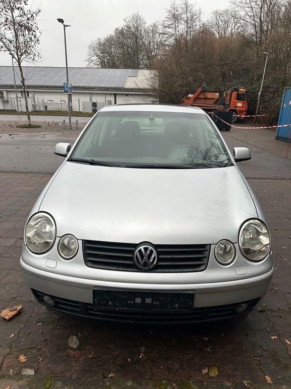 Silber Gebraucht 2002 VW Polo Comfortline Limousine | 1.550 € (Superpreis) - Bild 1/4