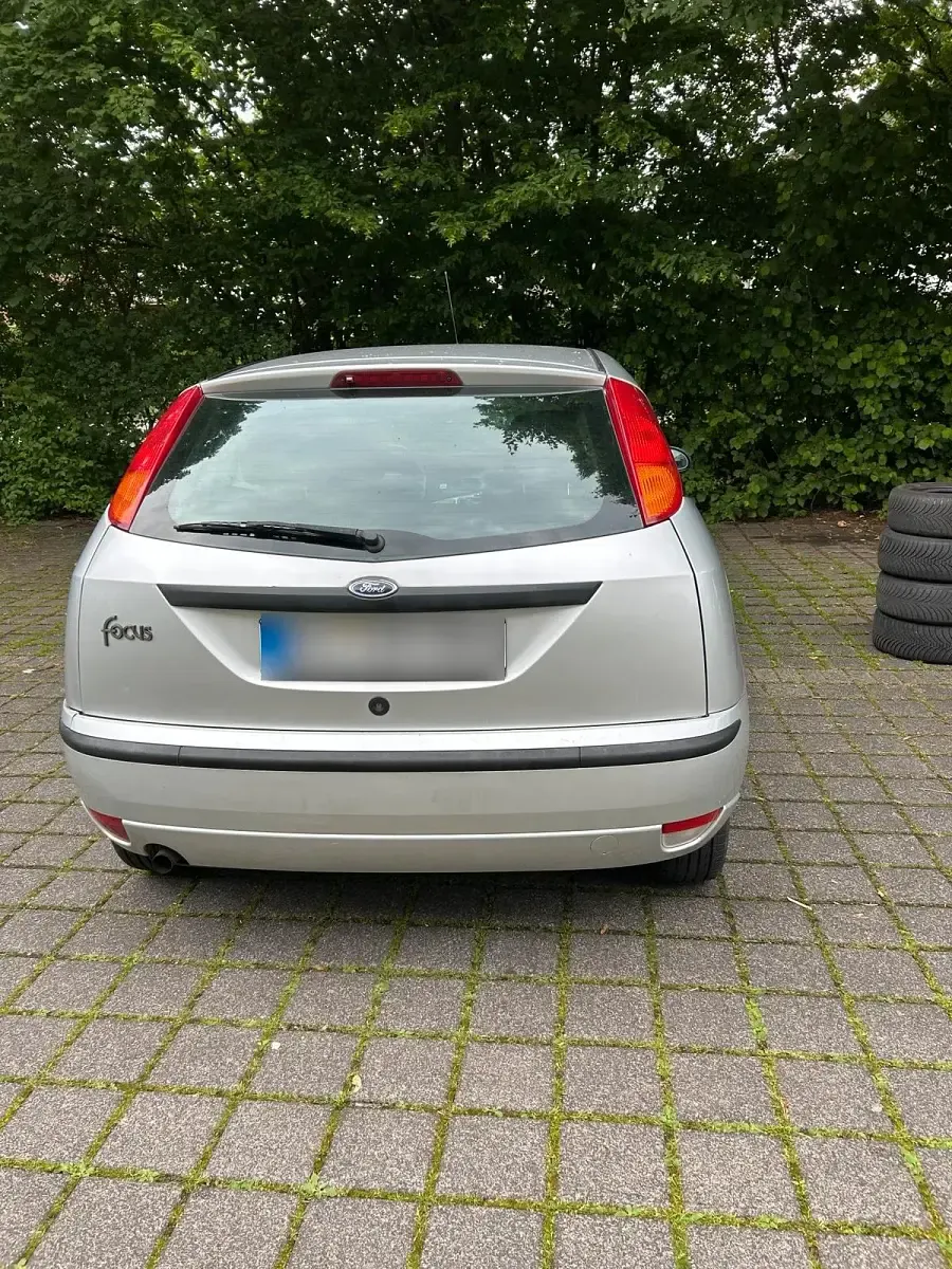 Gebraucht Ford Focus 75 PS (55 kW) 2003 Silber Kleinwagen
