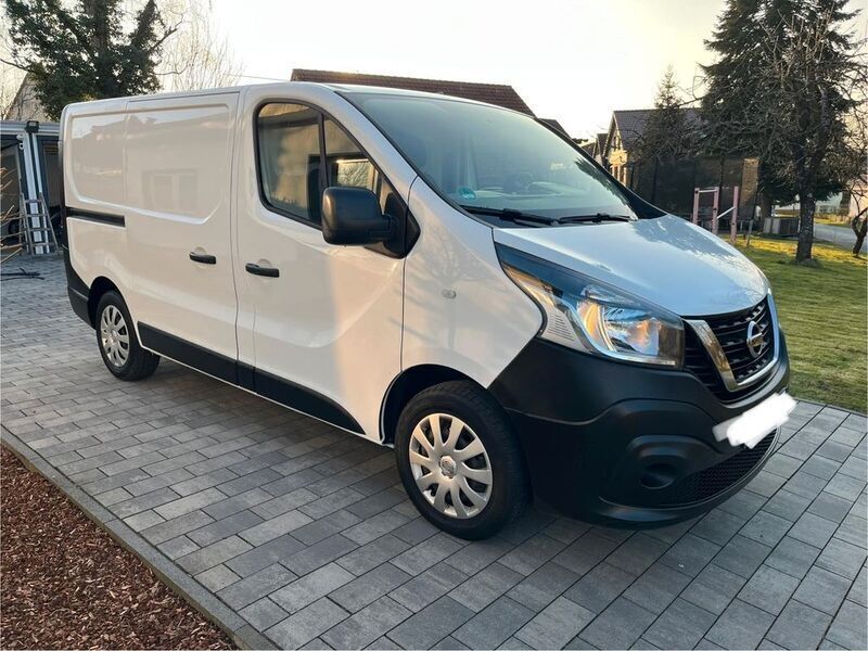 Weiß Gebraucht 2017 Nissan NV300 Van | 12.999 € (Superpreis) - Bild 1/4