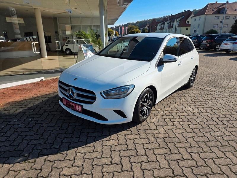 Gebraucht Mercedes B180 136 PS (100 kW) 2020 Weiß Kleinwagen