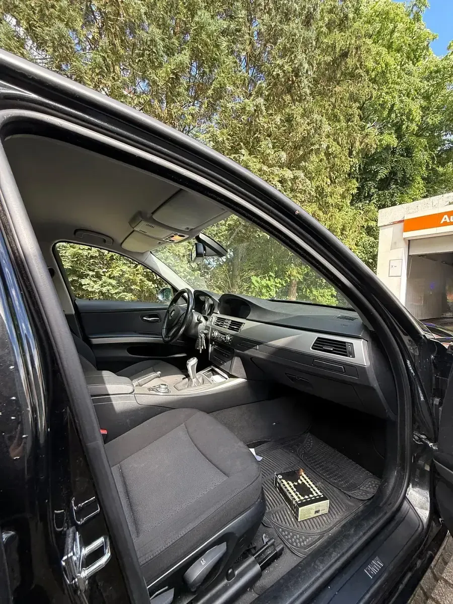 Gebraucht BMW 320 170 PS (125 kW) 2008 Schwarz Limousine
