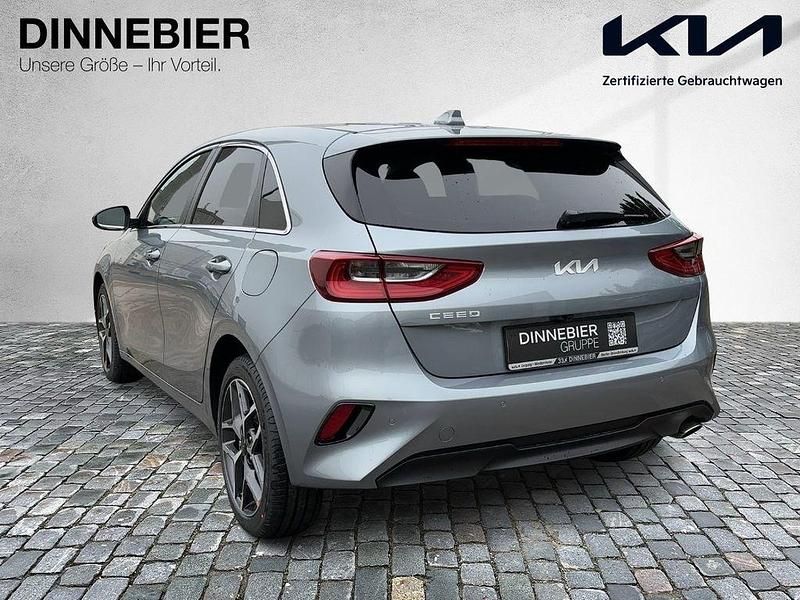 Neu Kia Ceed 140 PS (102 kW) 2025 Silber (metallic) Kleinwagen