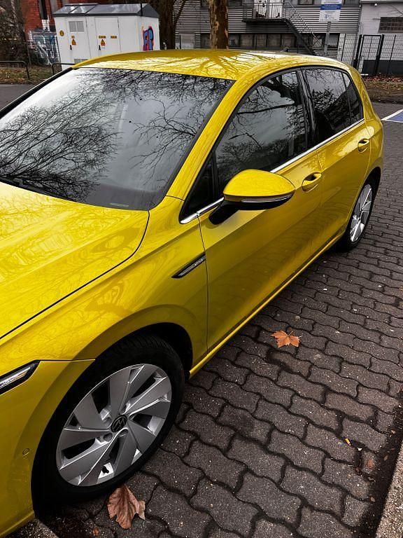 Gebraucht VW Golf VII Style 150 PS (110 kW) 2020 Gelb Limousine