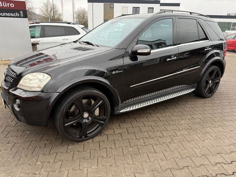 Schwarz Gebraucht 2006 Mercedes ML63 AMG AMG SUV | 19.900 € (Teuer) - Bild 1/4