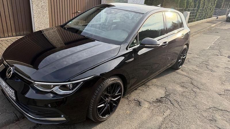 Gebraucht VW Golf VII Style 150 PS (110 kW) 2020 Schwarz Limousine