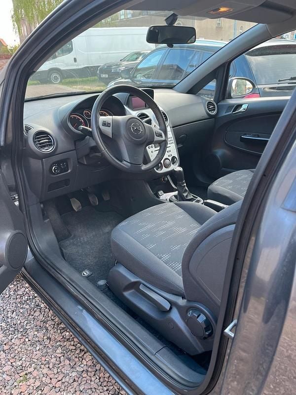 Gebraucht Opel Corsa Satellite 87 PS (63 kW) 2010 Grau Kleinwagen