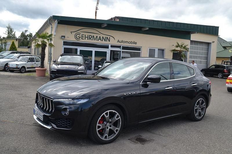 Schwarz Gebraucht 2017 Maserati Levante SUV | 29.450 € (Superpreis) - Bild 1/4