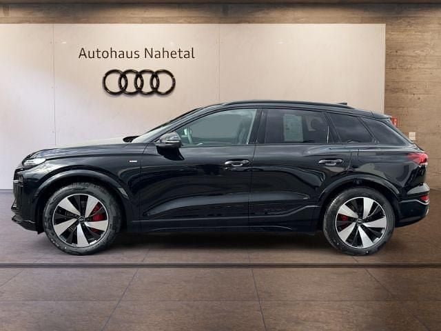 Neu Audi Q6 e-tron S-Line 225 kW (306 PS) 2026 Schwarz SUV