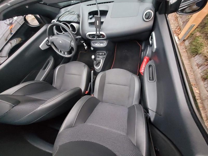Gebraucht Renault Wind Dynamique 102 PS (75 kW) 2010 Schwarz Cabrio
