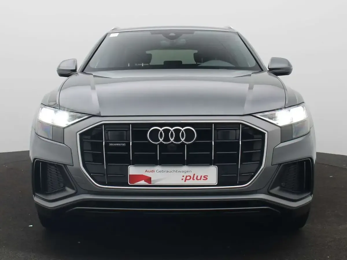 Gebraucht Audi Q8 S-Line 231 PS (169 kW) 2023 Daytonagrau perleffekt SUV