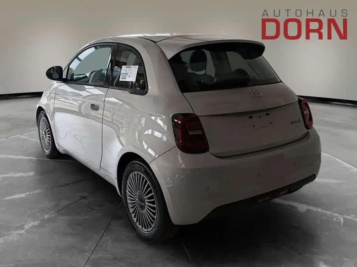 Neu Fiat 500 Icon 65 PS (47 kW) 2026 Celestial blau Limousine