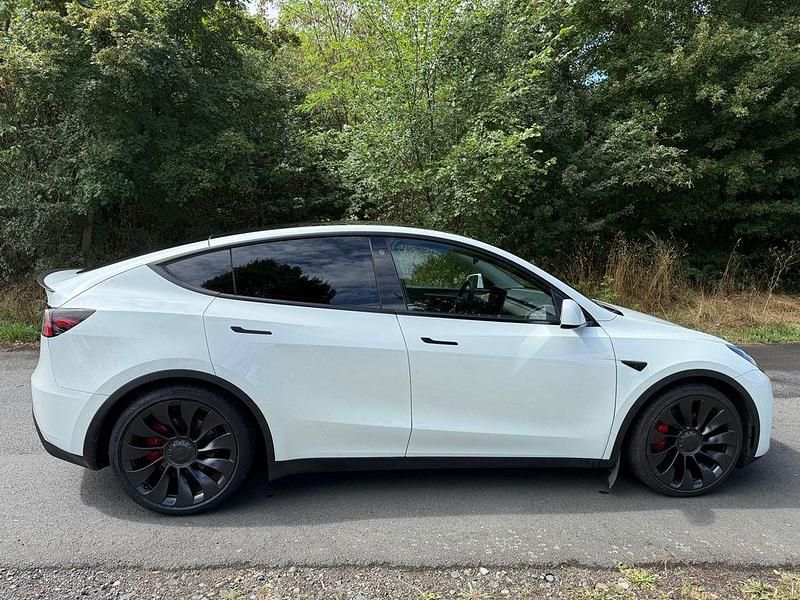 Weiß Gebraucht 2022 Tesla Model Y Performance SUV | 34.900 € (Guter Preis) - Bild 1/3