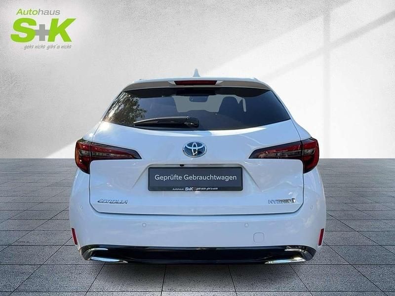 Gebraucht Toyota Corolla Team 196 PS (144 kW) 2023 Schneeweiß (weiß) Kombi