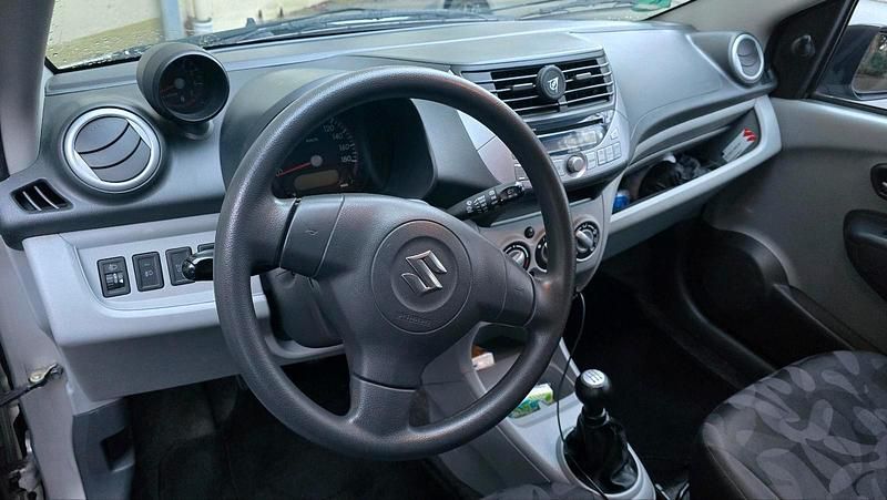 Gebraucht Suzuki Alto 69 PS (50 kW) 2010 Silber Kleinwagen