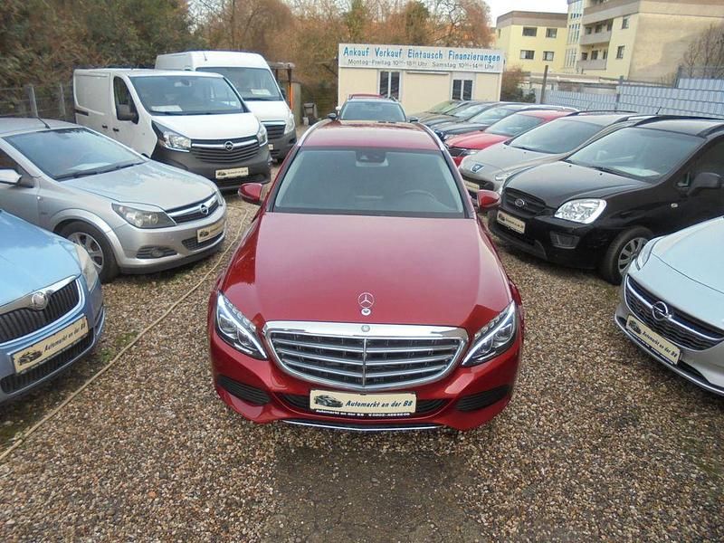 Gebraucht Mercedes C180 156 PS (114 kW) 2016 Rot Kombi