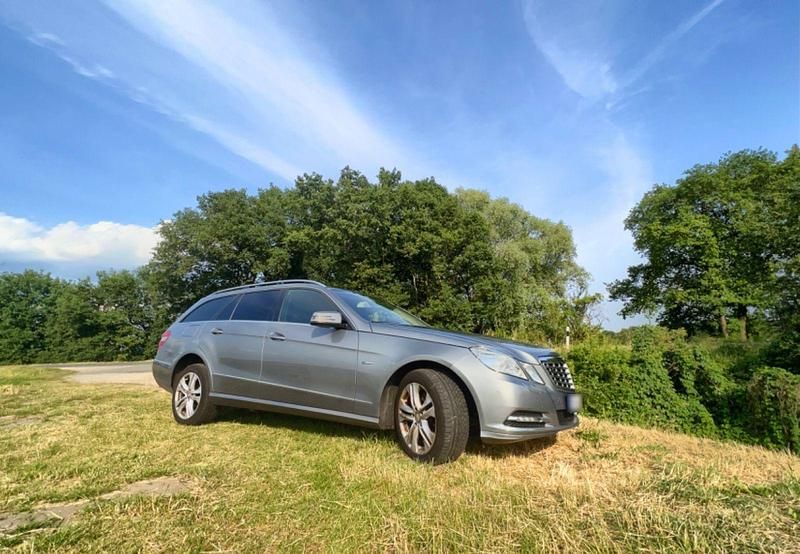 Gebraucht Mercedes E250 Elegance 204 PS (150 kW) 2012 Grau Kombi