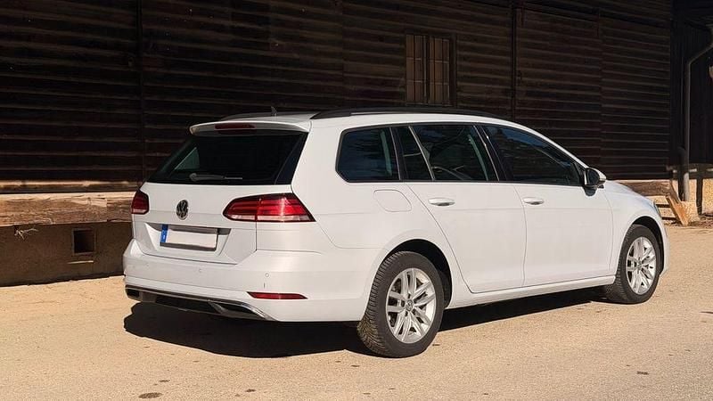 Gebraucht VW Golf VII 125 PS (91 kW) 2017 Weiß Limousine