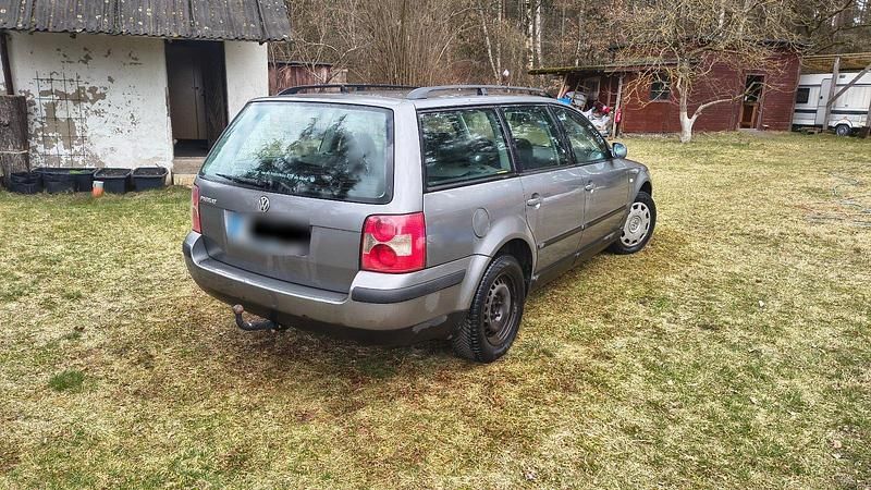 Gebraucht VW Passat 102 PS (75 kW) 2001 Grau Kombi