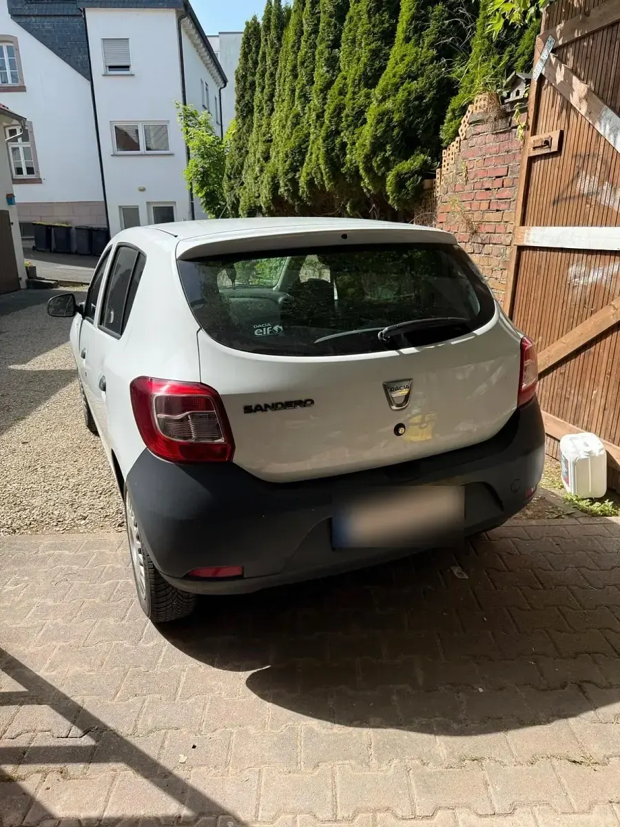 Gebraucht Dacia Sandero 75 PS (55 kW) 2013 Weiß Kleinwagen