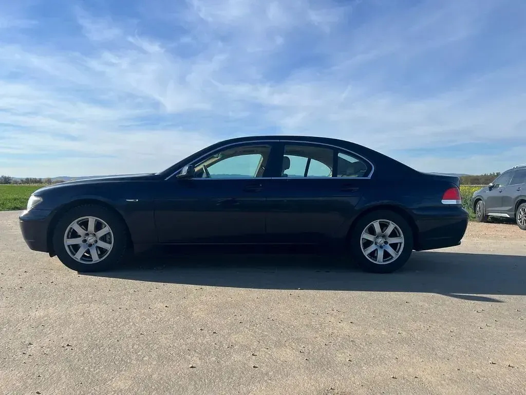 Gebraucht BMW 745 333 PS (244 kW) 2004 Blau Limousine