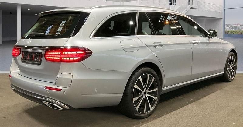 Gebraucht Mercedes E300 194 PS (142 kW) 2021 Silber Kombi