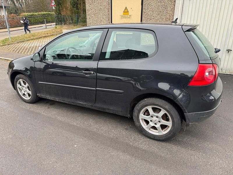 Gebraucht VW Golf V 102 PS (75 kW) 2005 Schwarz Kleinwagen