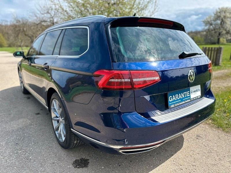 Gebraucht VW Passat R-line 220 PS (161 kW) 2017 Blau Kombi