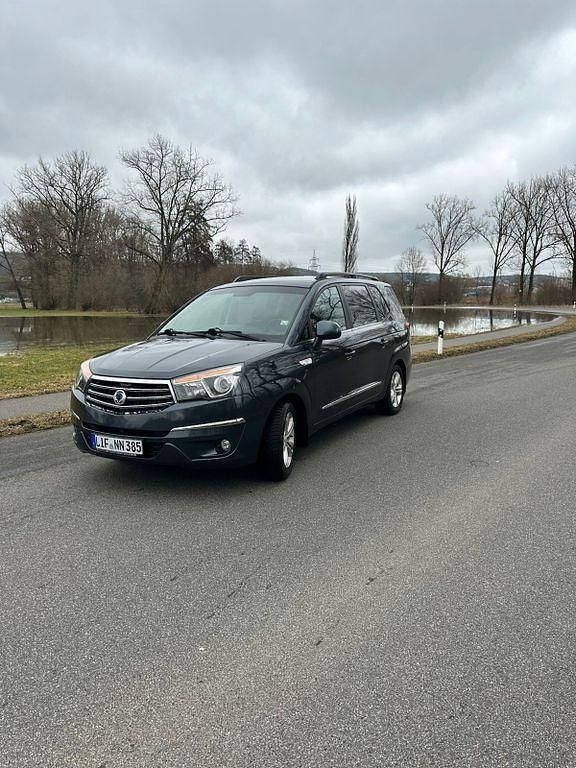 Gebraucht SsangYong Rodius 178 PS (130 kW) 2018 Grau Van / Kleinbus