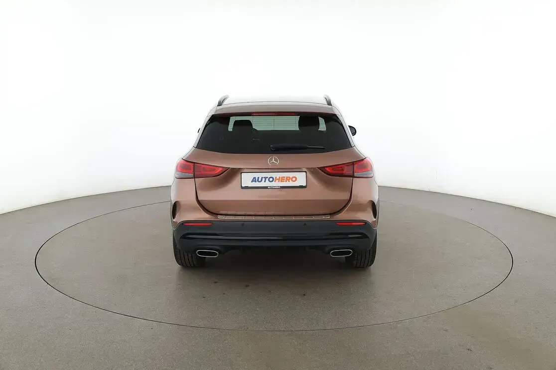 Gebraucht Mercedes GLA200 AMG line 163 PS (119 kW) 2022 Braun SUV