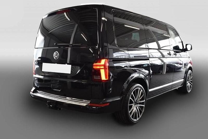 Gebraucht VW Multivan Generation Six 150 PS (110 kW) 2022 Schwarz Van / Kleinbus