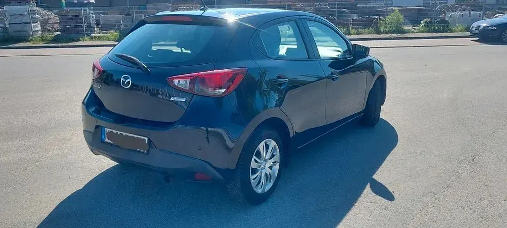 Gebraucht Mazda 2 Center-Line 75 PS (55 kW) 2015 Schwarz Limousine
